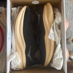 Basically new Hoka Dark Blue Mach 6